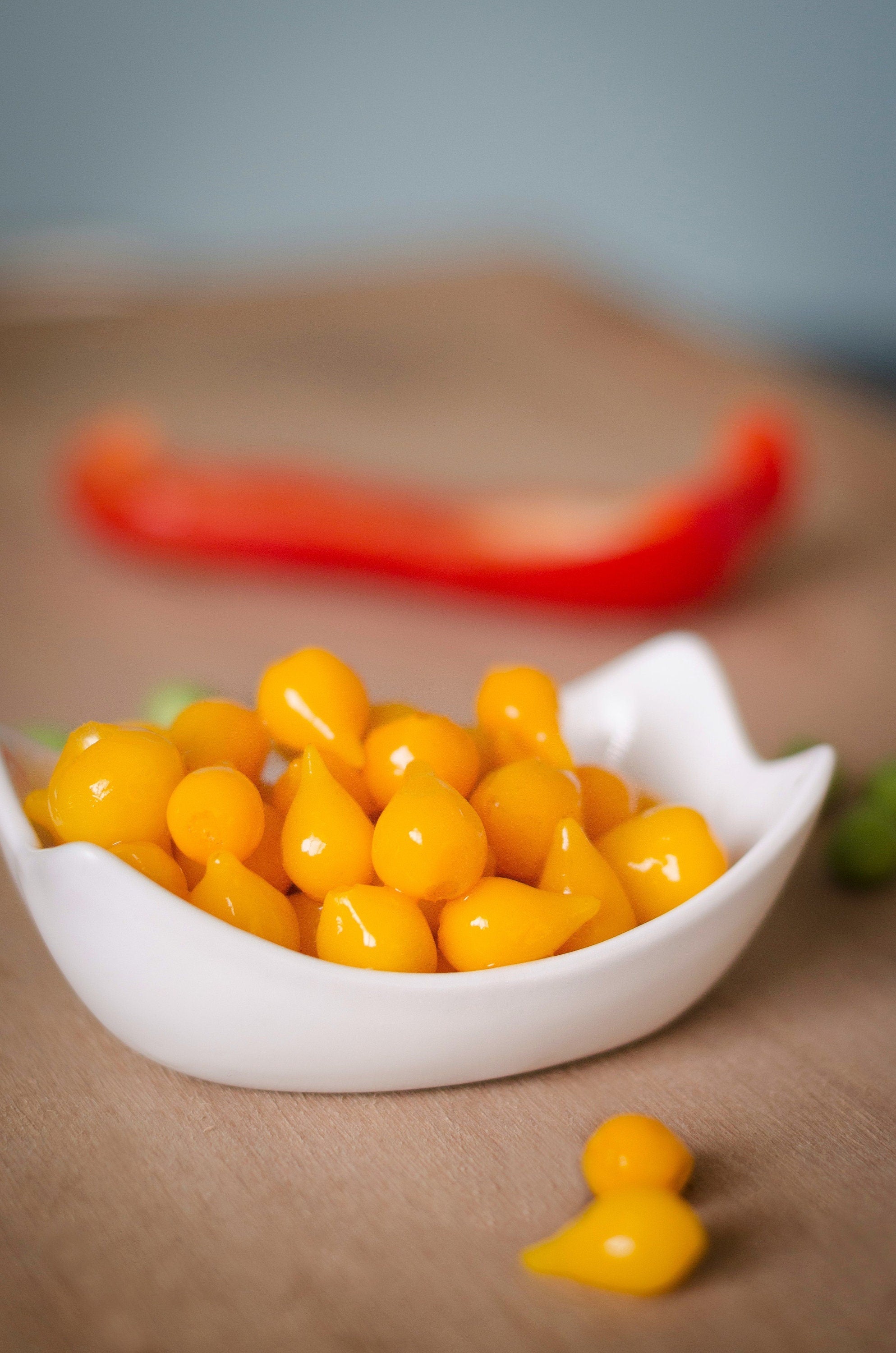 25 YELLOW BIQUINHO PEPPER Brazilian Chupetinho Capsicum Chinense Small Citrusy Sweet Semi Hot Chile Sweety Drop Vegetable Seeds